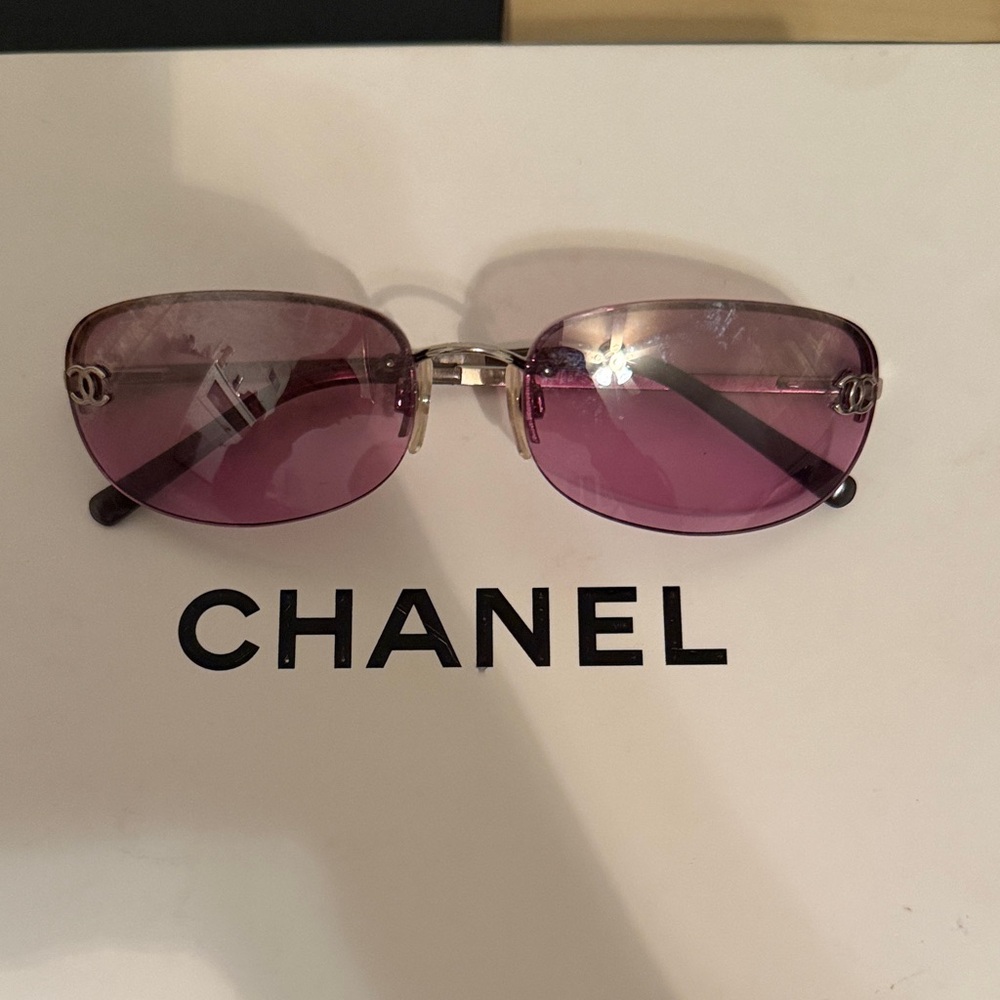 CHANEL Purple Sunglasses rimless